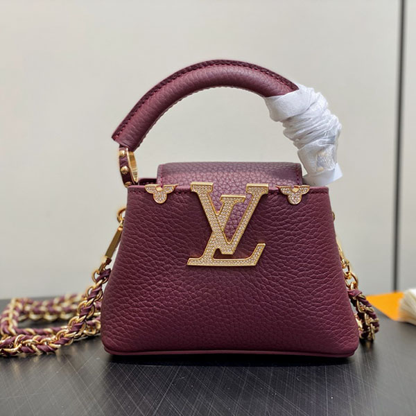 Bolso Louis Vuitton Capucines W7X1C3