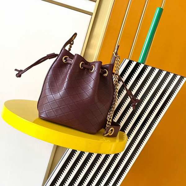 Bolso Yves Saint Laurent Cassandre Bucket G2Z7M9