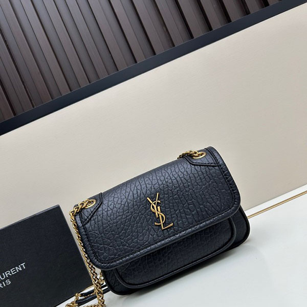 Bolso Yves Saint Laurent Niki T3F7R9