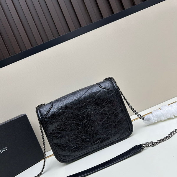 Bolso Yves Saint Laurent Niki ZK2A8Q