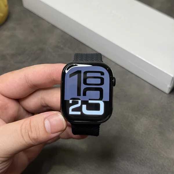 Apple Watch S10 V4P8Q5